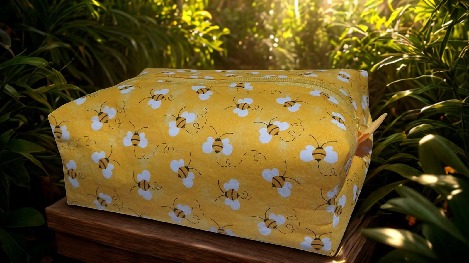 Handmade Boxy Bag – Bee Print Zipper Cosmetic Pouch