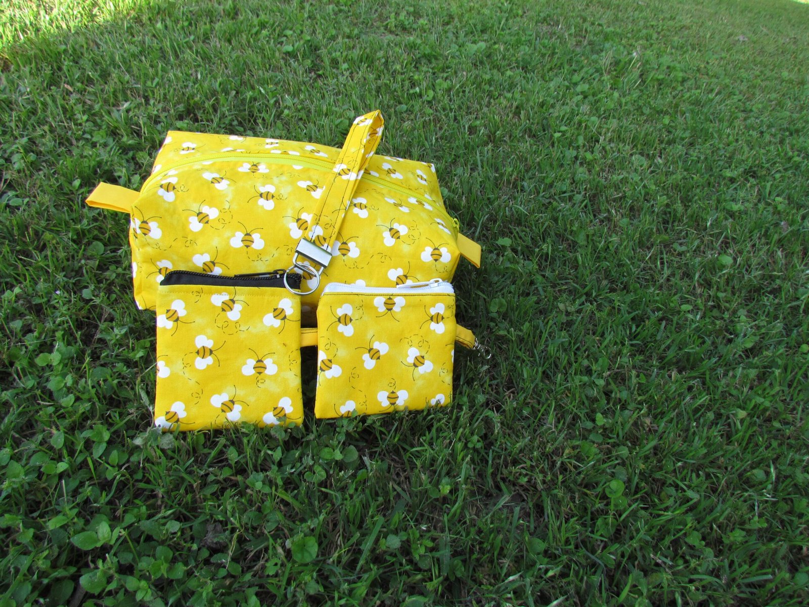 Handmade Wristlet Bag – Bee Print Small Zip Purse